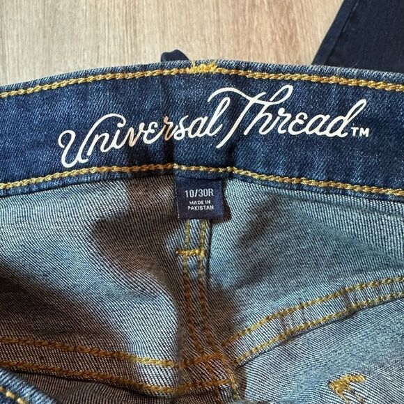 Universal Thread jeans, Size 10 - Picture 2 of 4